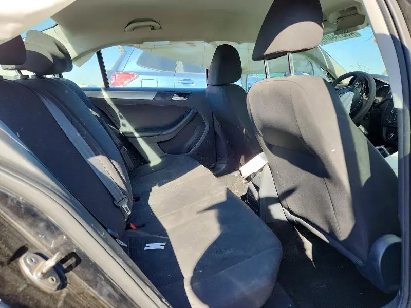 2016 VOLKSWAGEN JETTA SE  