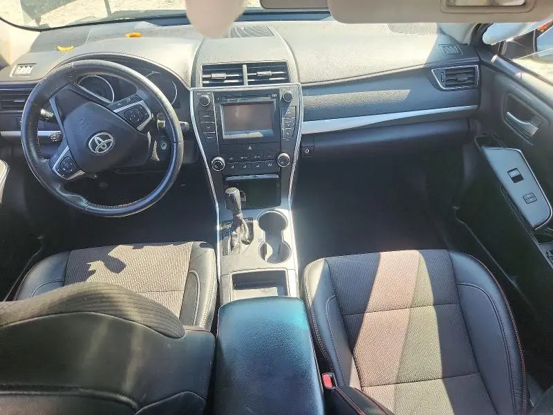 2017 TOYOTA CAMRY SE  