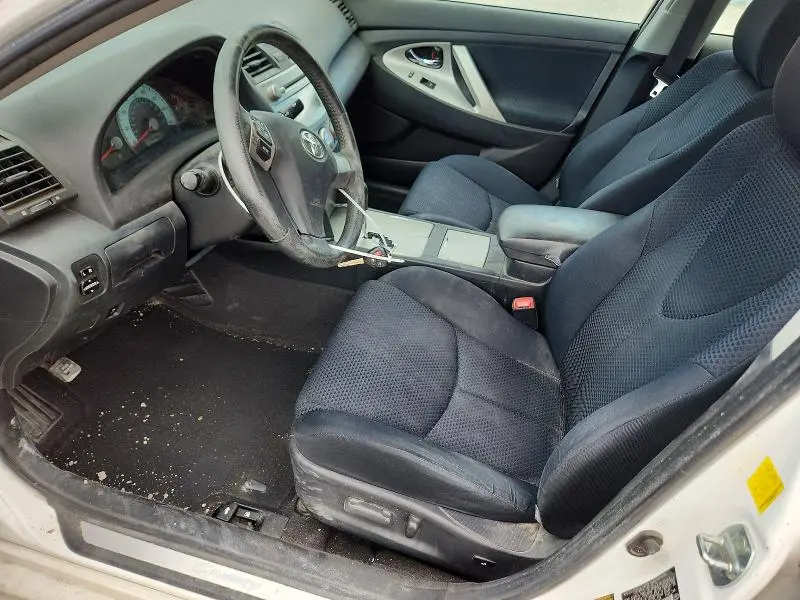 2011 TOYOTA CAMRY SE V6  