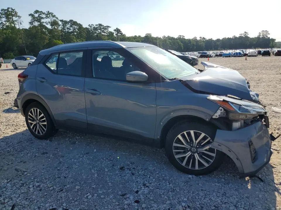 2021 NISSAN KICKS SV  