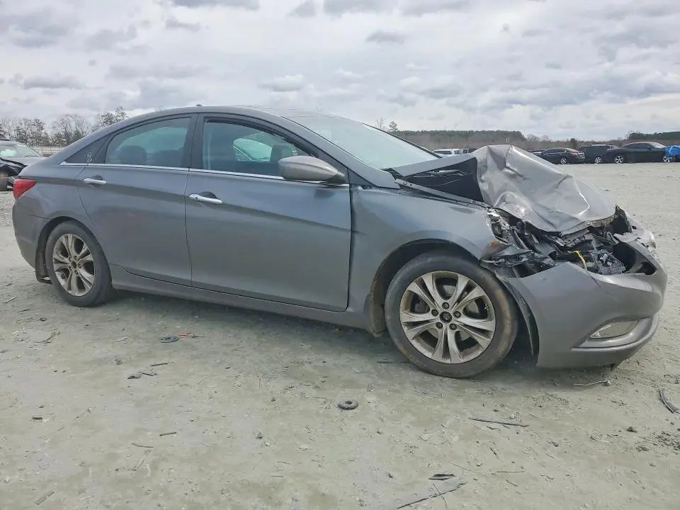 2013 HYUNDAI SONATA SE  