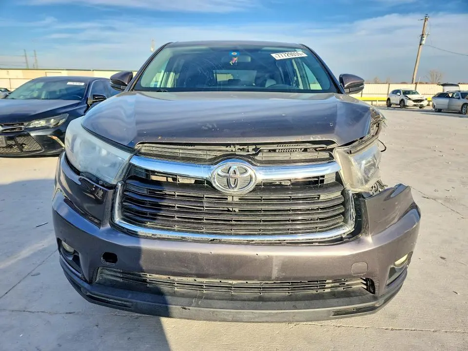 2015 TOYOTA HIGHLANDER LE  