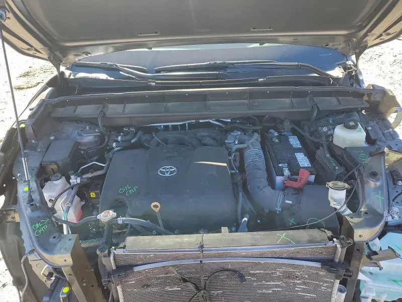 2022 TOYOTA HIGHLANDER XSE  