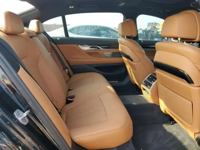 2018 BMW 750 XI  
