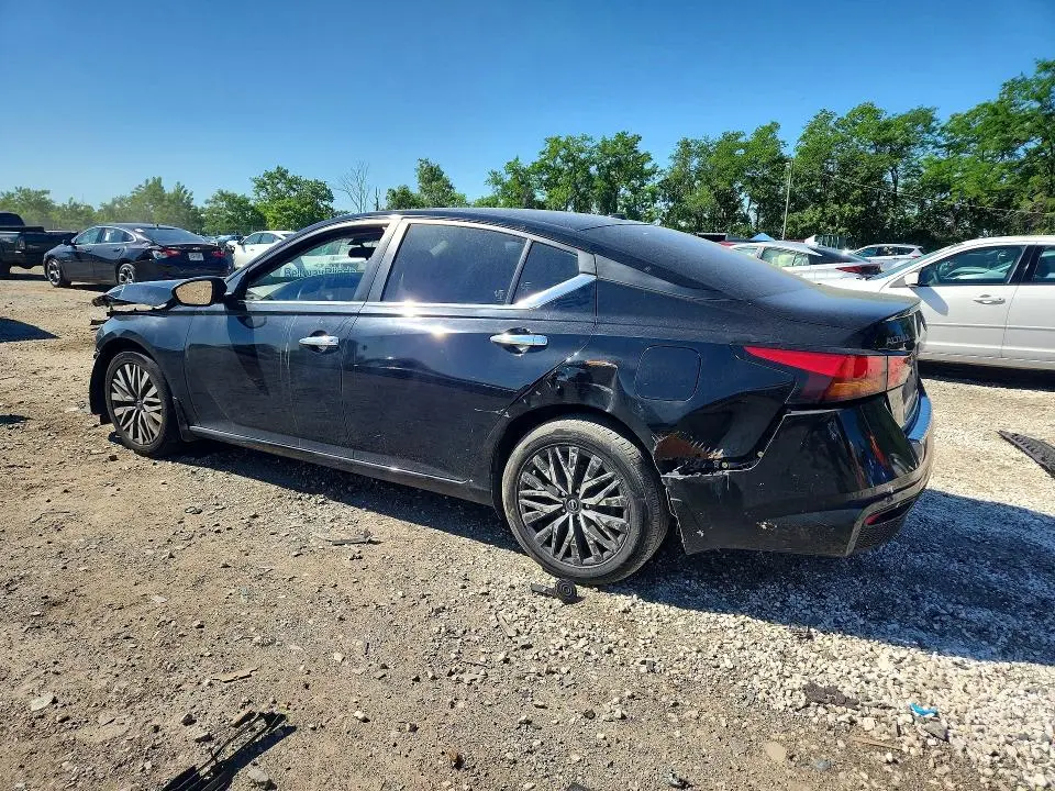2023 NISSAN ALTIMA SV  