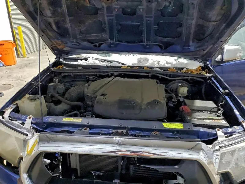 2015 TOYOTA TACOMA V6  