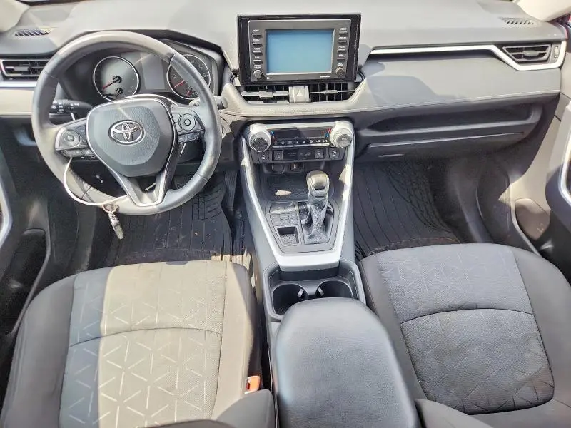 2021 TOYOTA RAV4 XLE  
