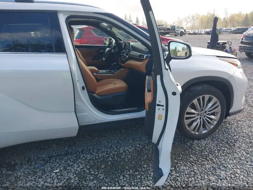 2023 TOYOTA HIGHLANDER HYBRID PLATINUM