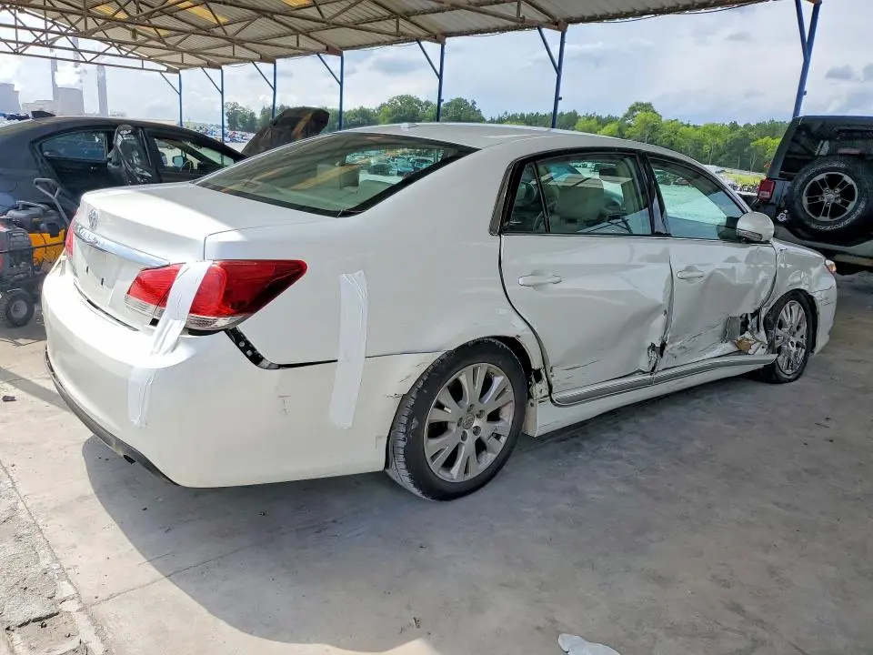 2011 TOYOTA AVALON   