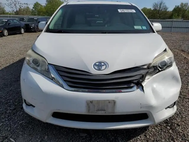 2014 TOYOTA SIENNA XLE  