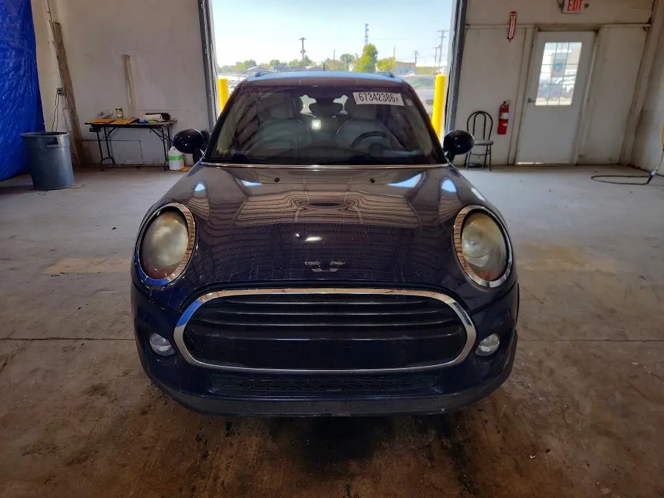 2017 MINI COOPER   
