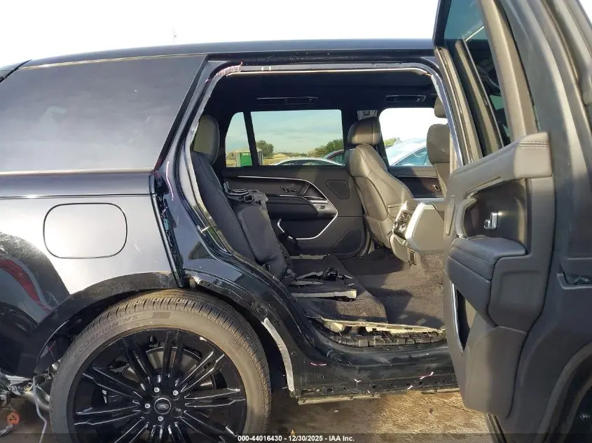 2025 LAND ROVER RANGE ROVER P530 SE 7 SEAT
