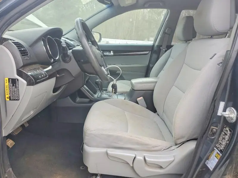 2011 KIA SORENTO LX  
