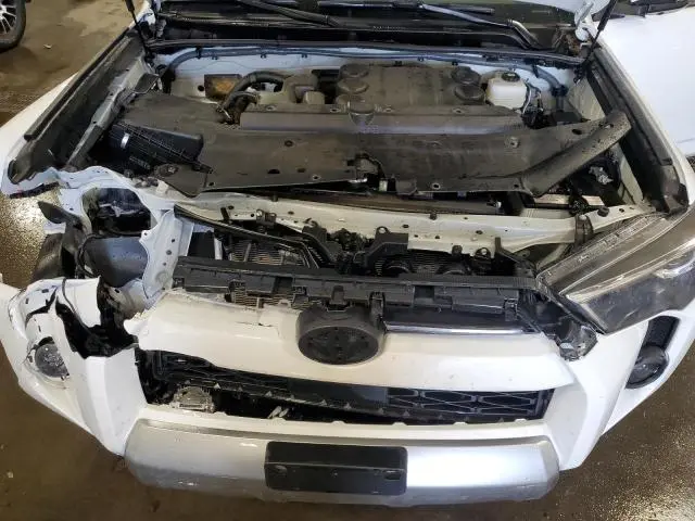 2023 TOYOTA 4RUNNER SE  