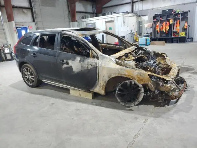 2016 VOLVO V60 CROSS COUNTRY PREMIER  