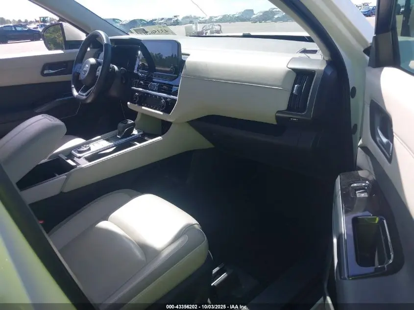 2022 NISSAN PATHFINDER SL 4WD