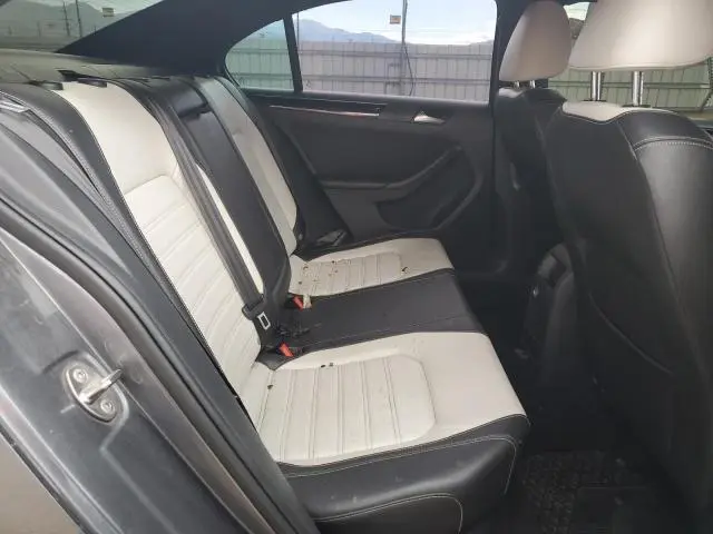 2015 VOLKSWAGEN JETTA SE  