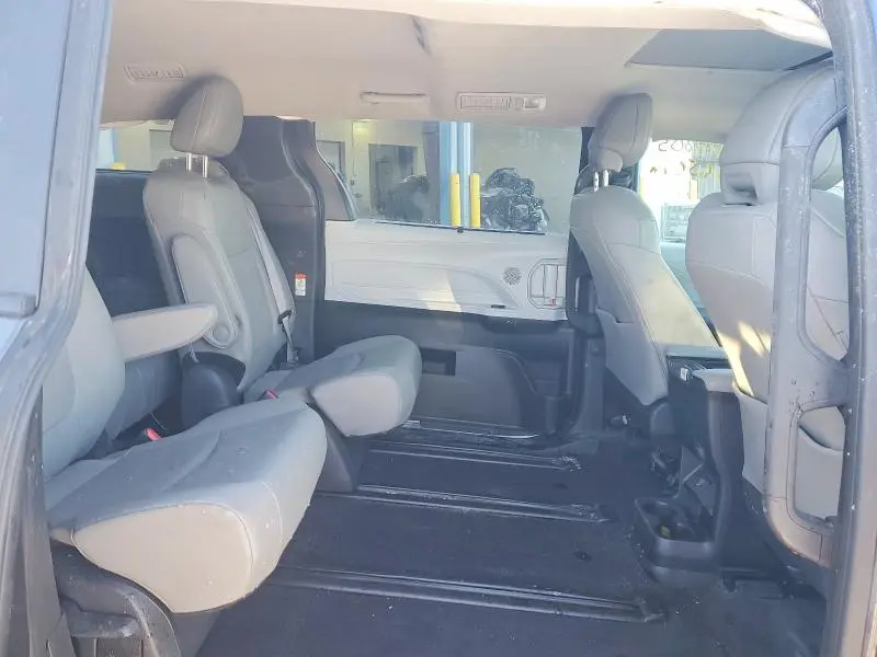 2025 TOYOTA SIENNA   