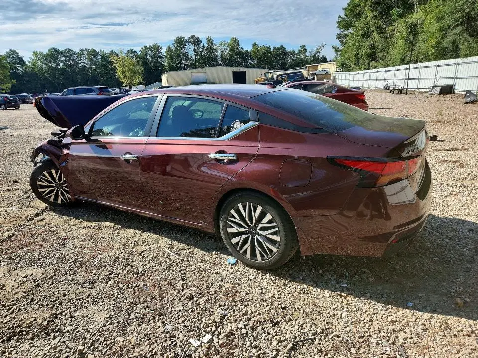 2024 NISSAN ALTIMA SV  