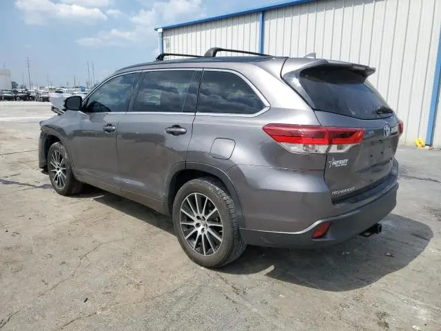 2018 TOYOTA HIGHLANDER SE  