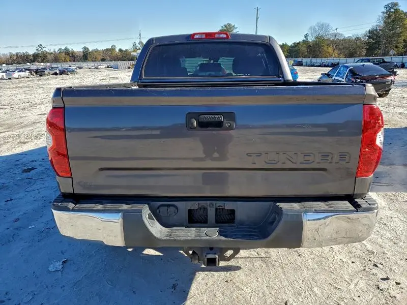2018 TOYOTA TUNDRA CREWMAX SR5  