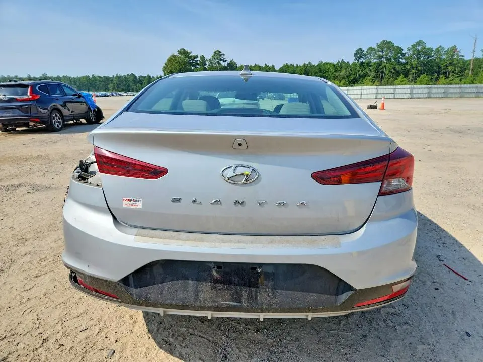 2020 HYUNDAI ELANTRA SEL  