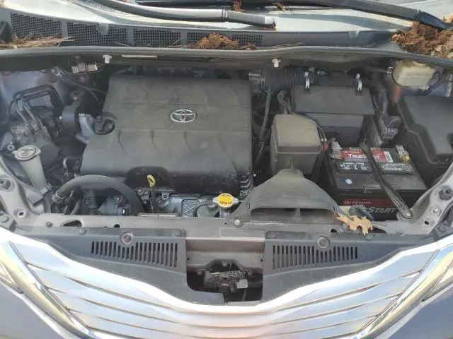 2015 TOYOTA SIENNA XLE  