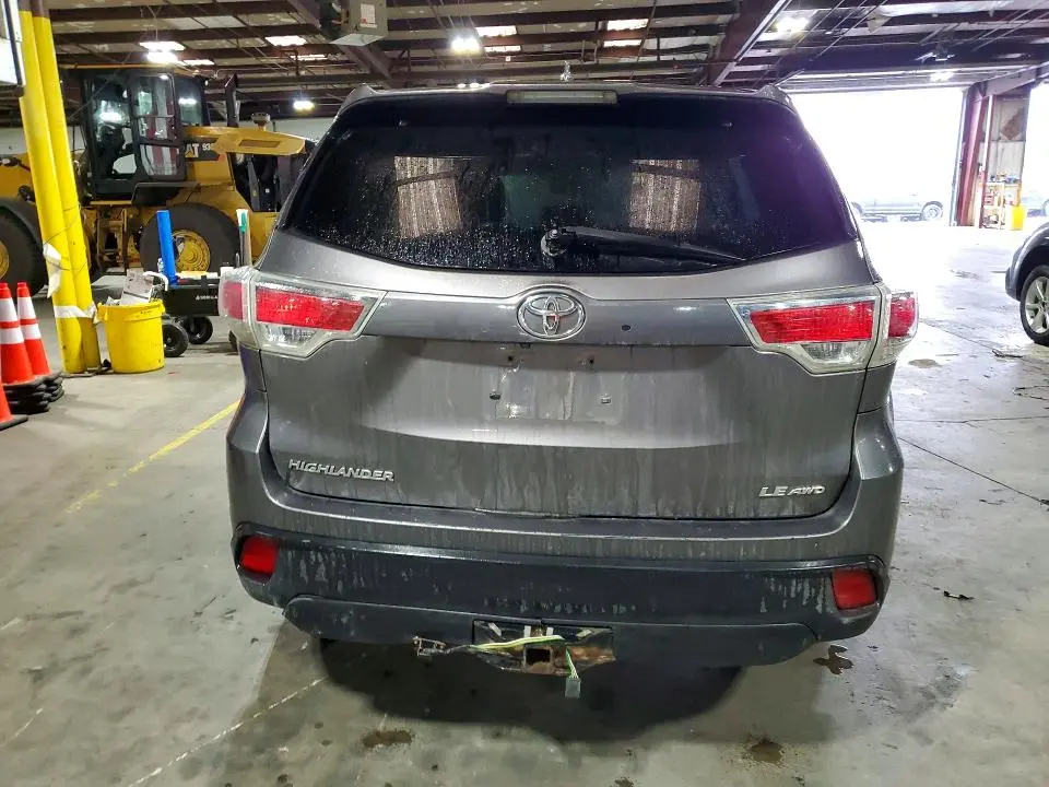 2015 TOYOTA HIGHLANDER LE PLUS  