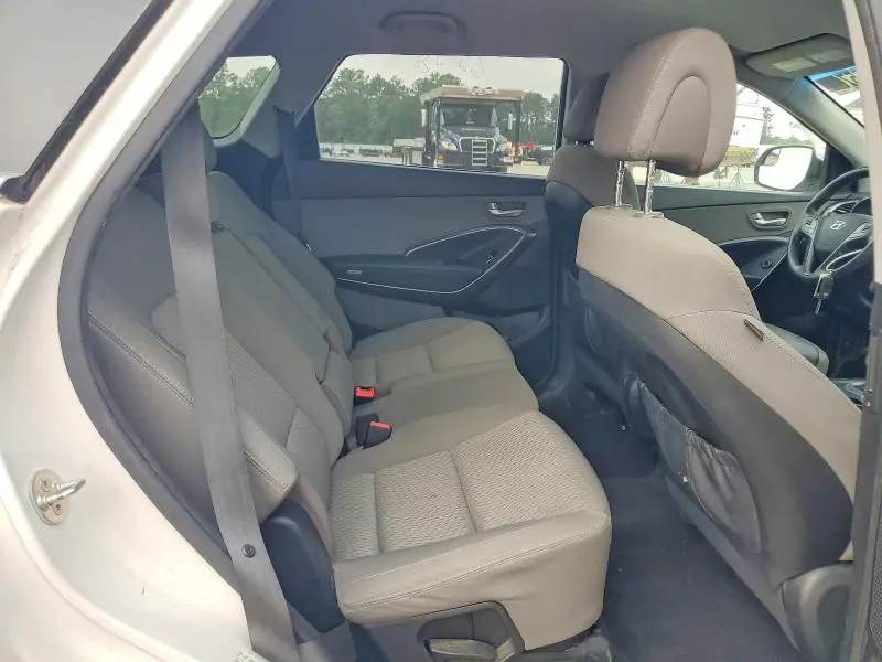 2017 HYUNDAI SANTA FE SE  