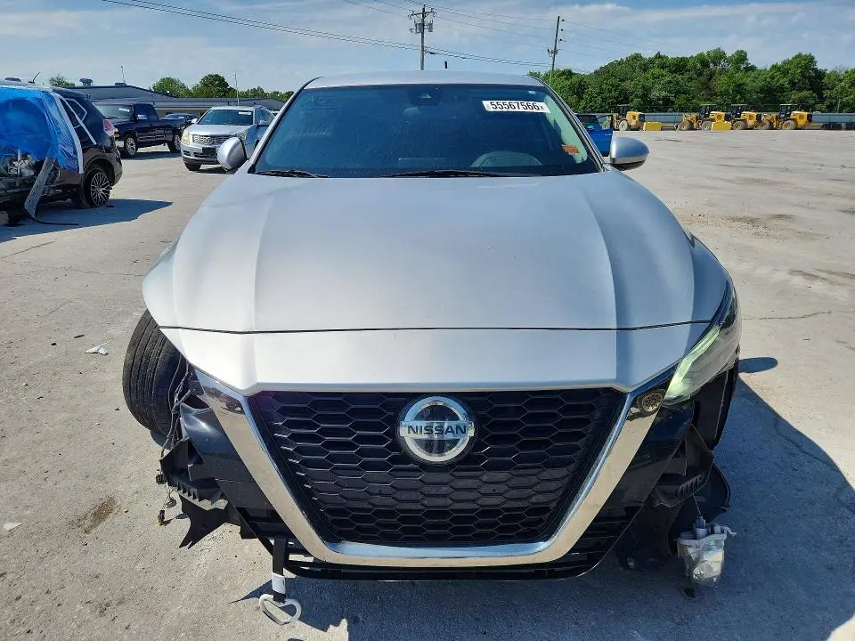2021 NISSAN ALTIMA SV  