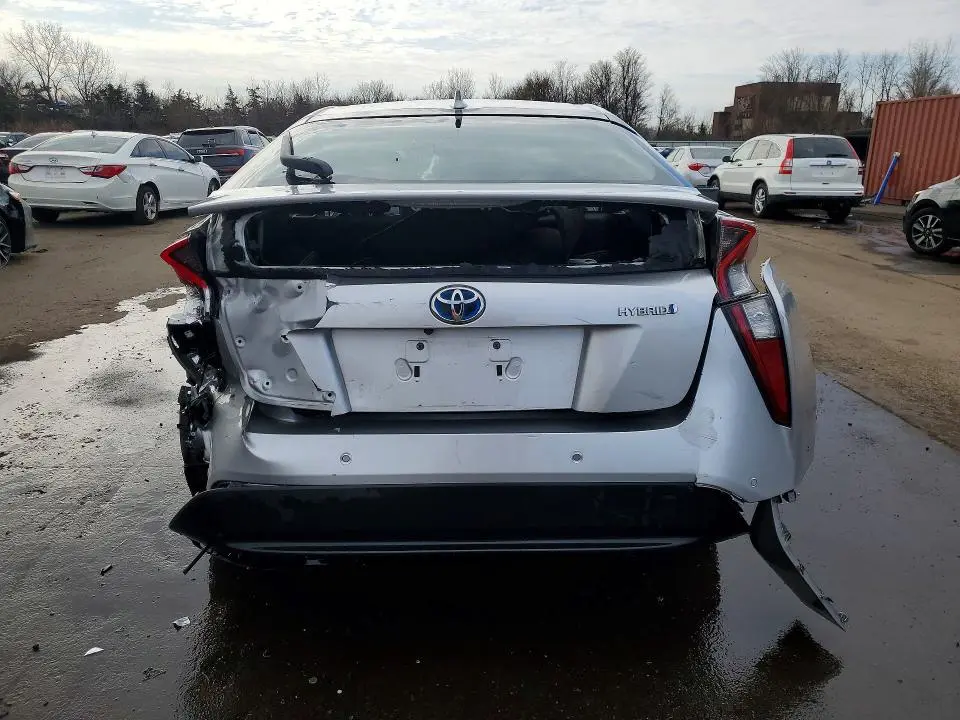 2018 TOYOTA PRIUS THREE  