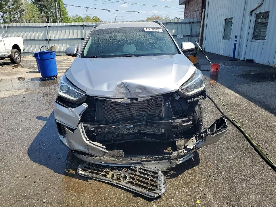 2018 HYUNDAI SANTA FE SE  