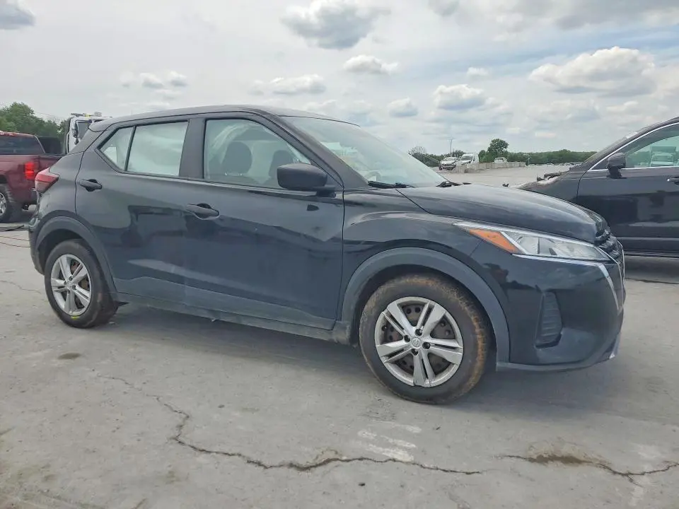 2021 NISSAN KICKS S  