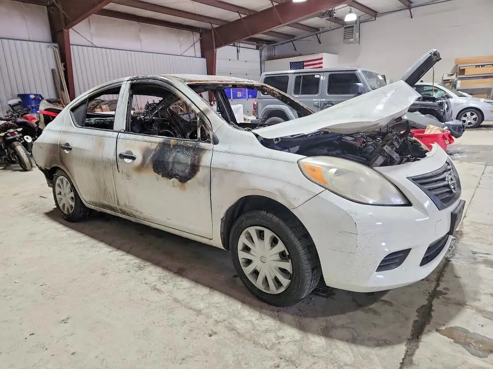 2014 NISSAN VERSA S  