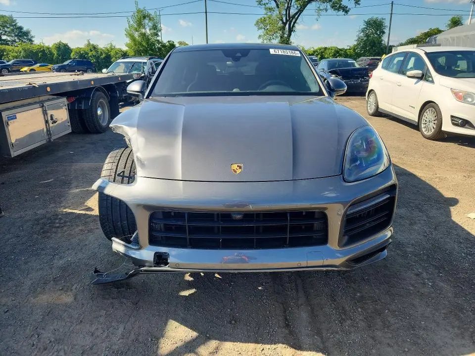 2021 PORSCHE CAYENNE GTS  