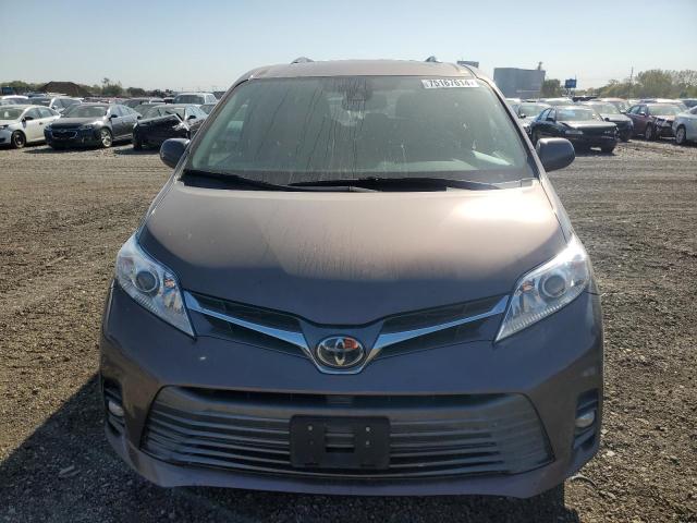 2018 TOYOTA SIENNA XLE