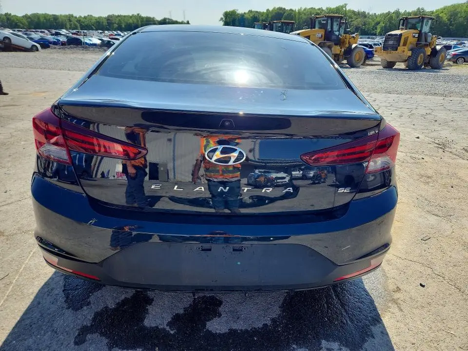 2019 HYUNDAI ELANTRA SE  