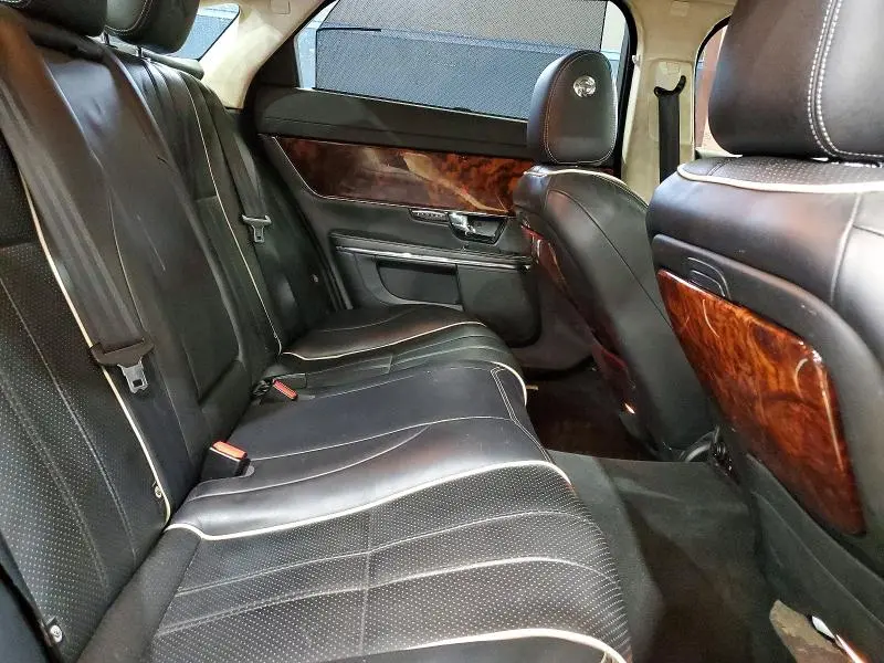 2011 JAGUAR XJL   