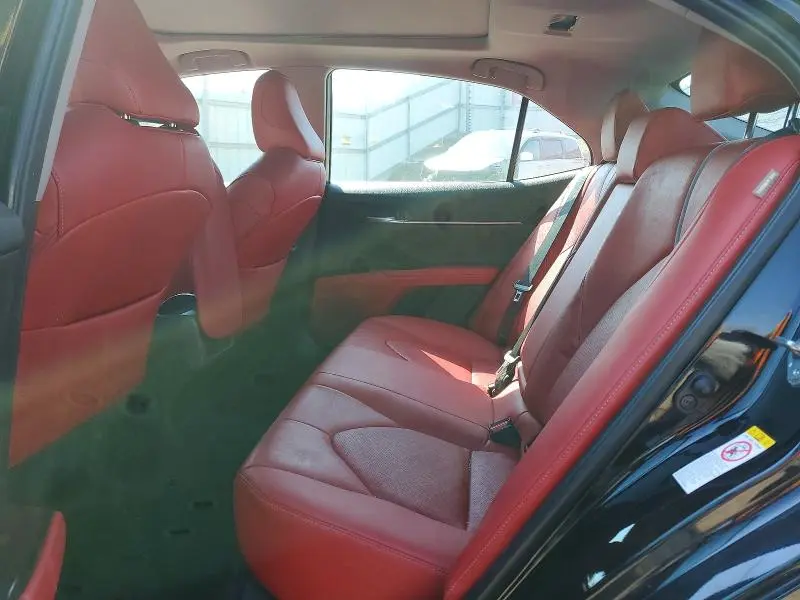 2018 TOYOTA CAMRY XLE V6  