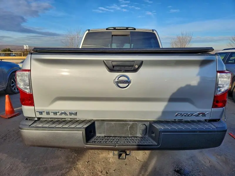 2018 NISSAN TITAN SV  