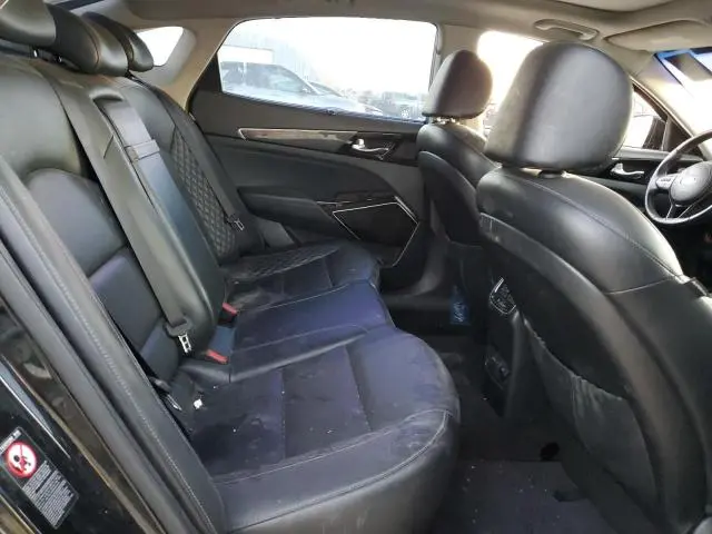 2017 KIA CADENZA PREMIUM  