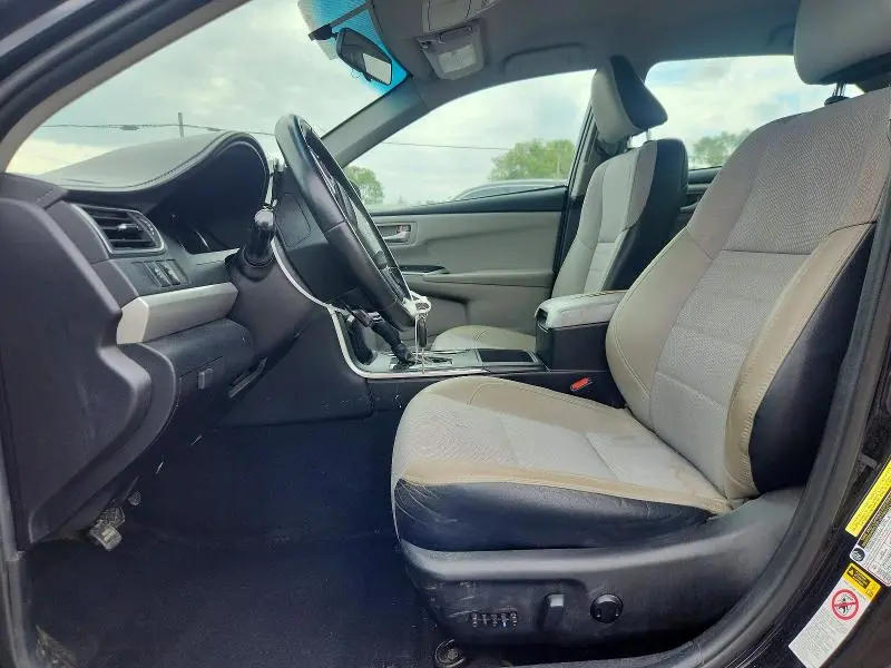 2016 TOYOTA CAMRY SE  