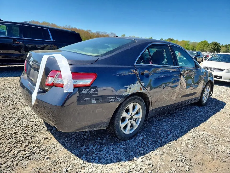 2011 TOYOTA CAMRY LE  