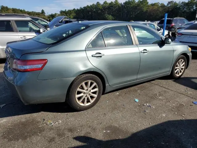 2011 TOYOTA CAMRY SE  