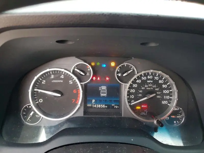 2016 TOYOTA TUNDRA CREWMAX SR5  