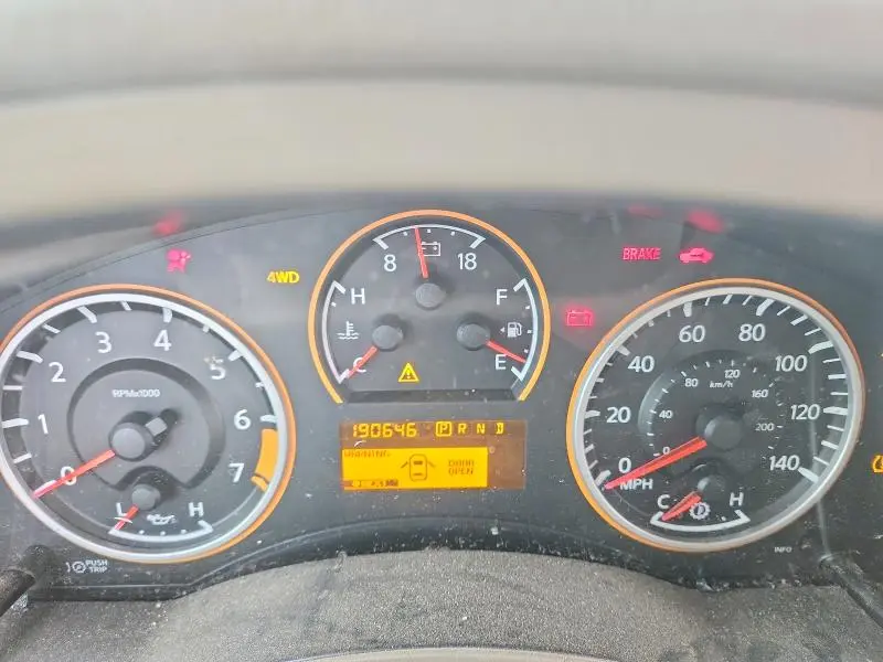 2014 NISSAN ARMADA SV  