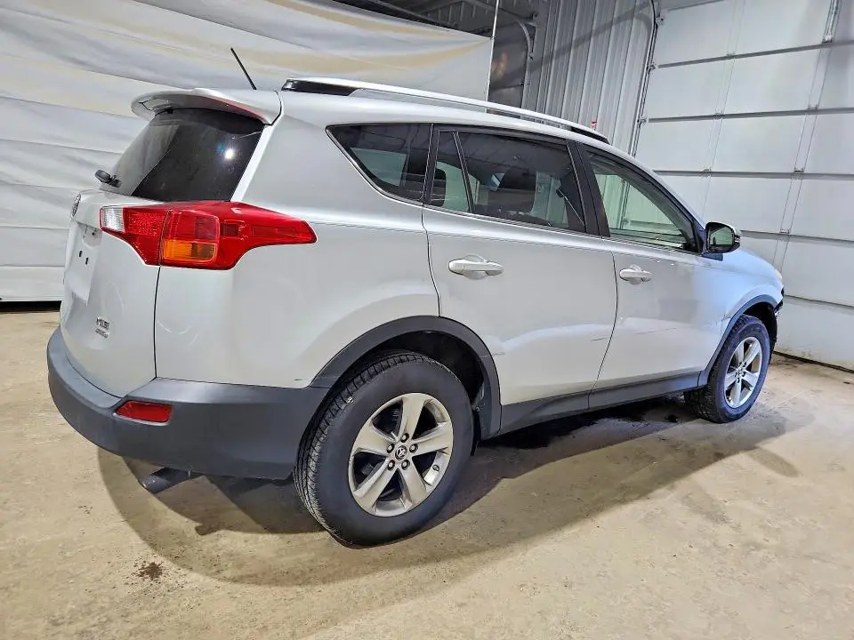 2015 TOYOTA RAV4 XLE  