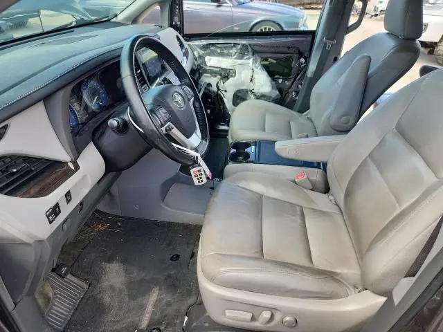 2015 TOYOTA SIENNA XLE  