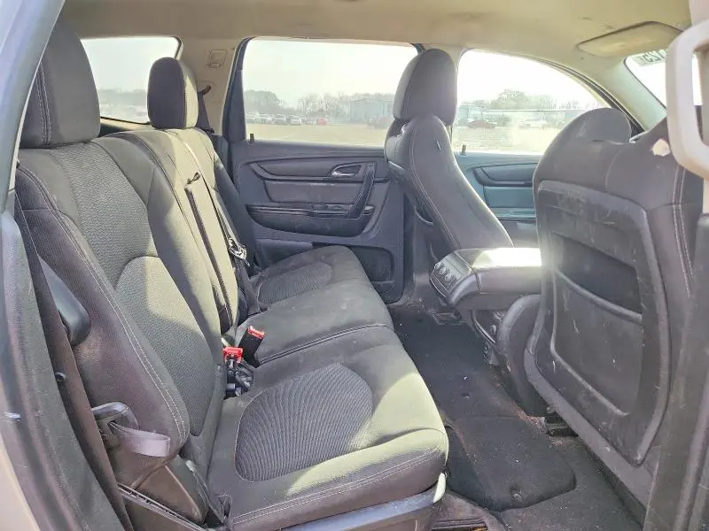 2017 CHEV TRAVERSE LT  