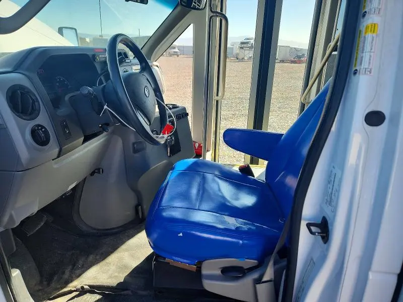 2017 FORD ECONOLINE E450 SUPER DUTY CUTAWAY VAN  